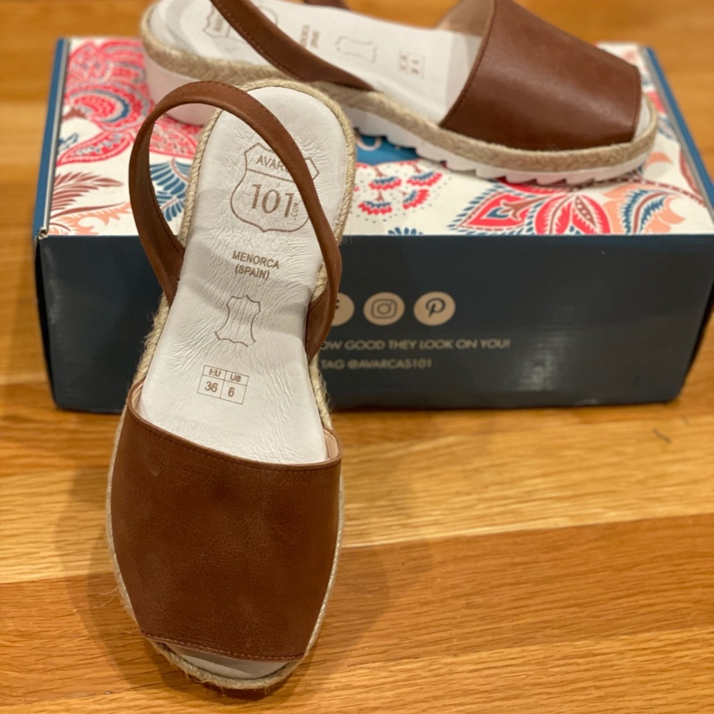 Avarcas Wedge. Super cute and brand new! True size 6!